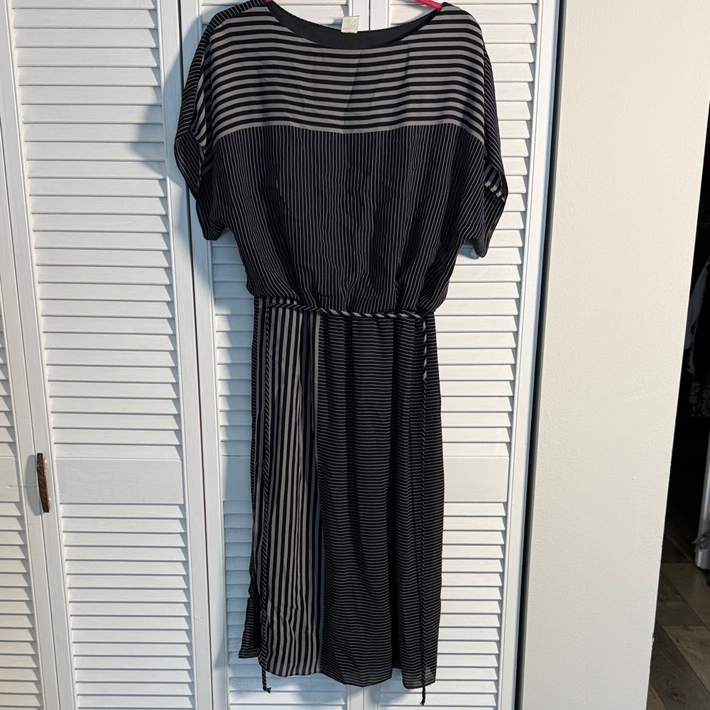 Chic Black Striped Midi Dress